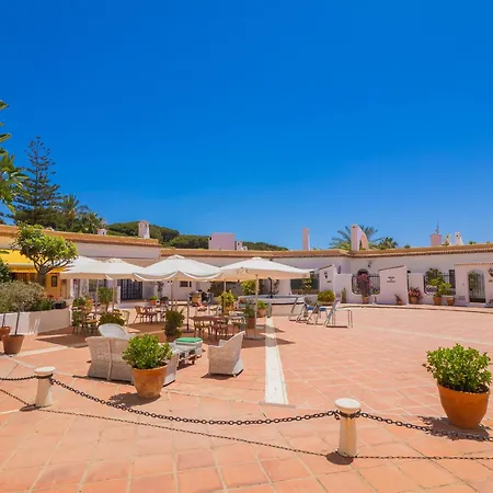 Apartment Cubo's Atico Cabopino Port & Parking
