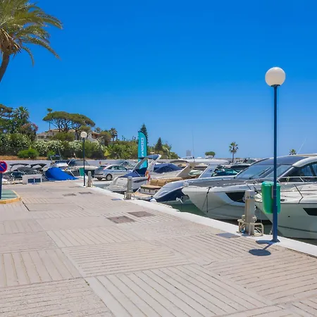 Apartamento Cubo's Atico Cabopino Port & Parking