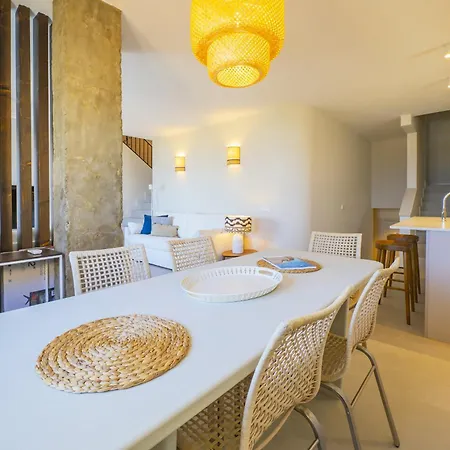 Cubo's Atico Cabopino Port & Parking Apartment